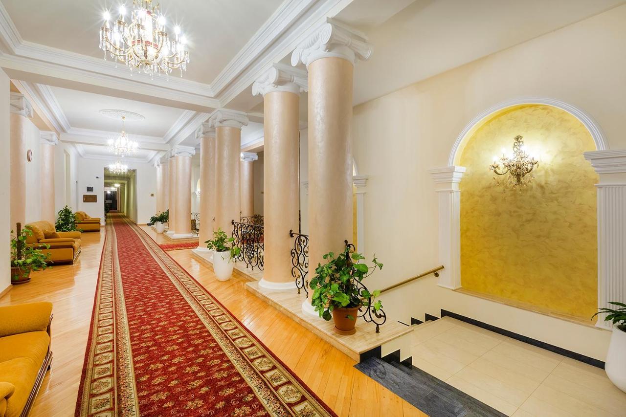 Готель Jermuk Olympia Sanatorium Екстер'єр фото