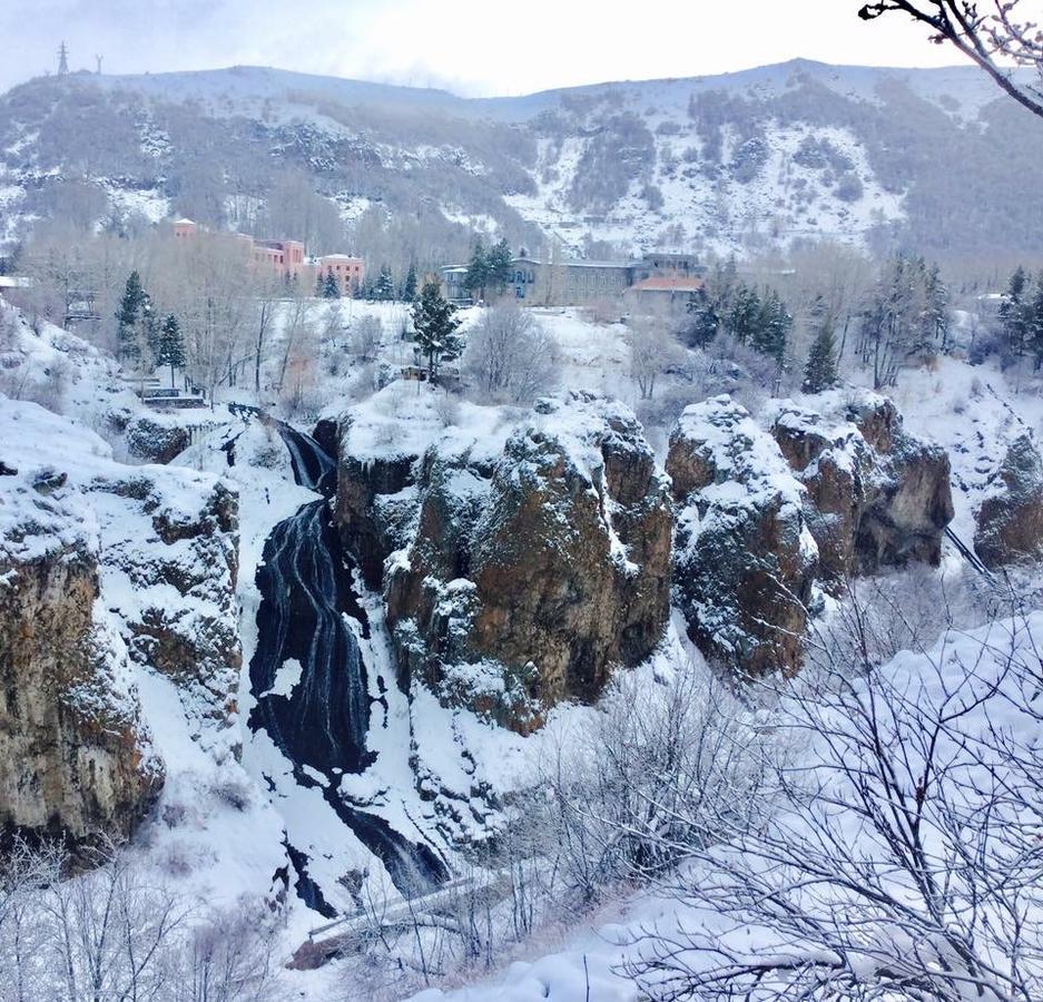 Готель Jermuk Olympia Sanatorium Екстер'єр фото